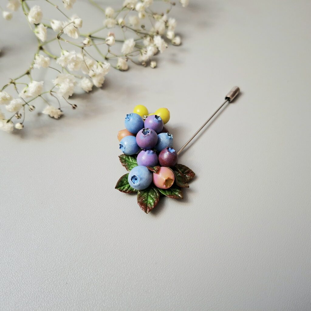 Брошь-игла Голубика