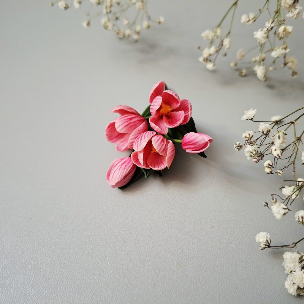 Брошь Весенние крокусы