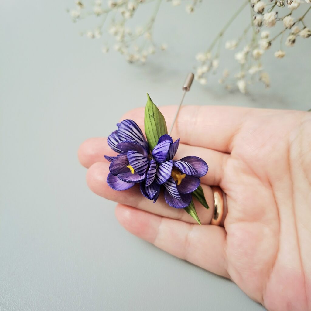 Брошь-игла Крокусы