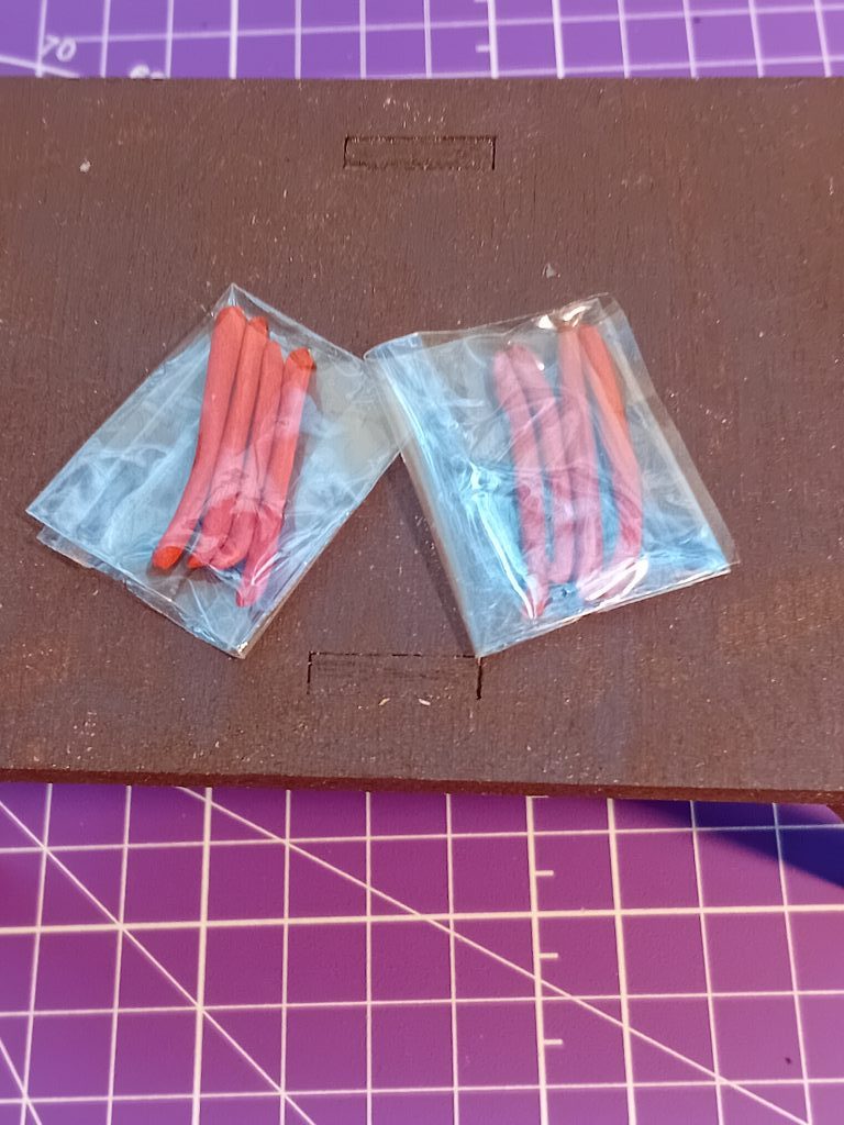 Миниатюра охотничьи колбаски, еда для кукол