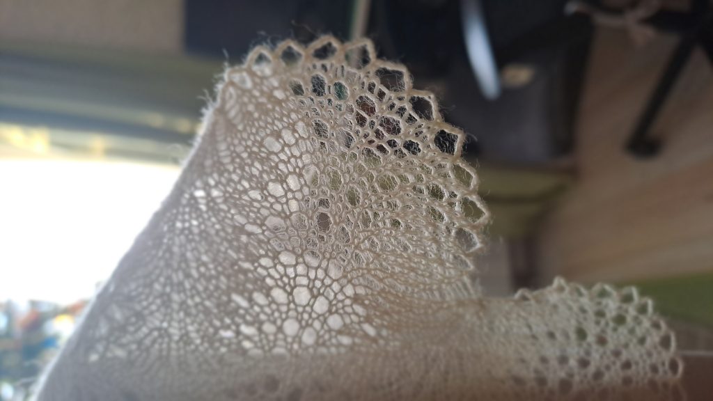 Шаль для куклы