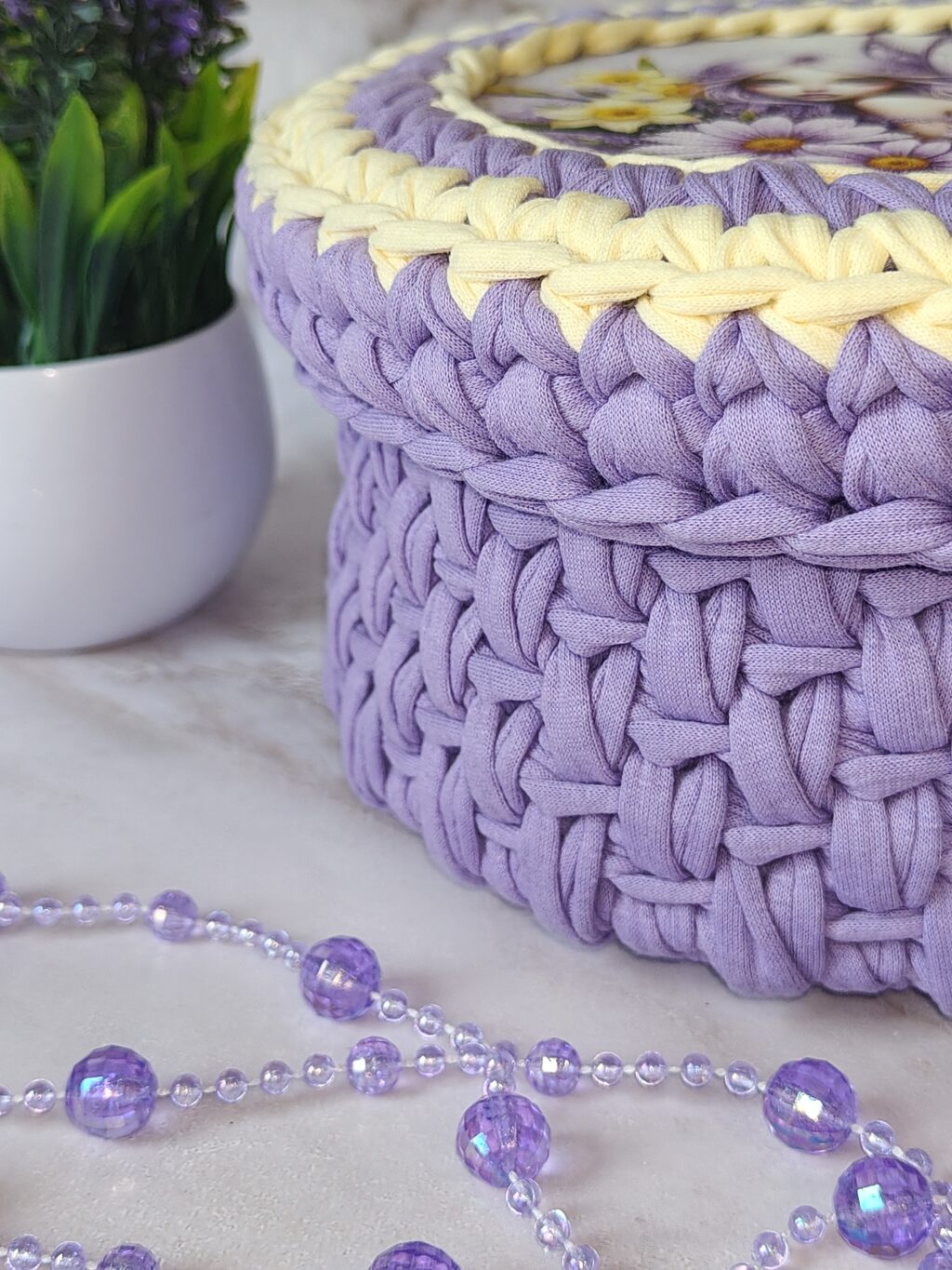 Шкатулка из трикотажной пряжи «Фея»