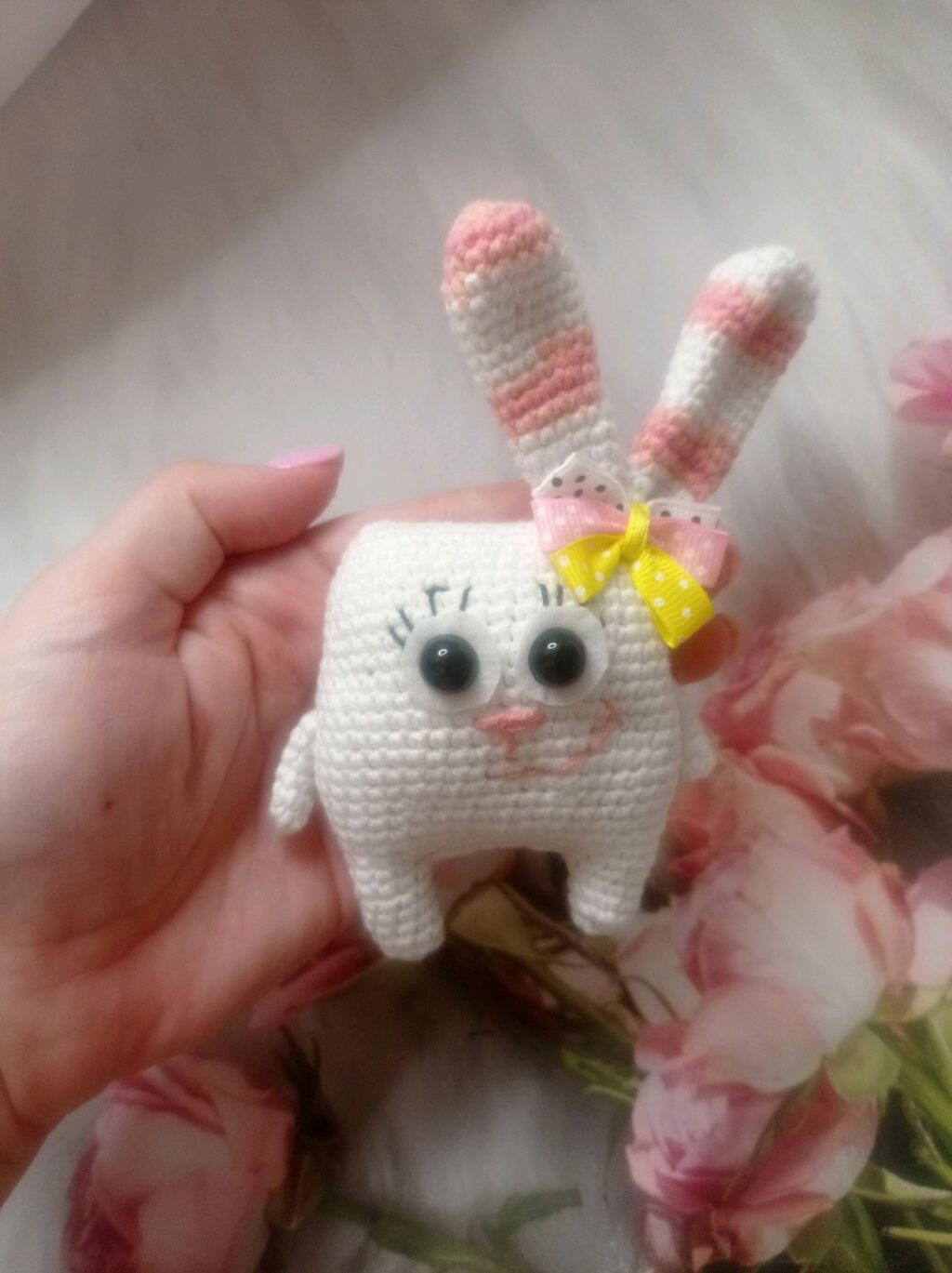 Зайка вязаный