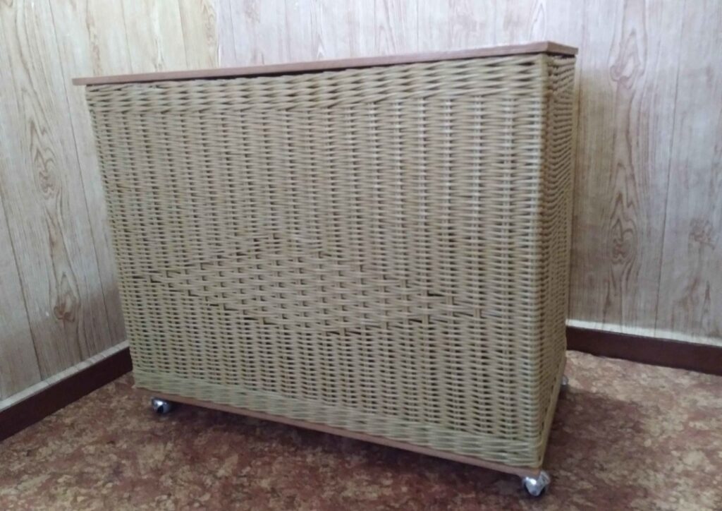 Сундук плетеный из бумажной лозы