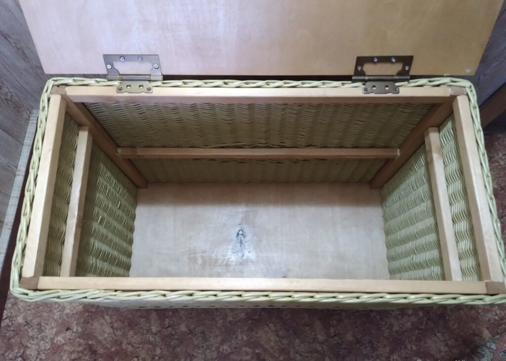 Сундук плетеный из бумажной лозы