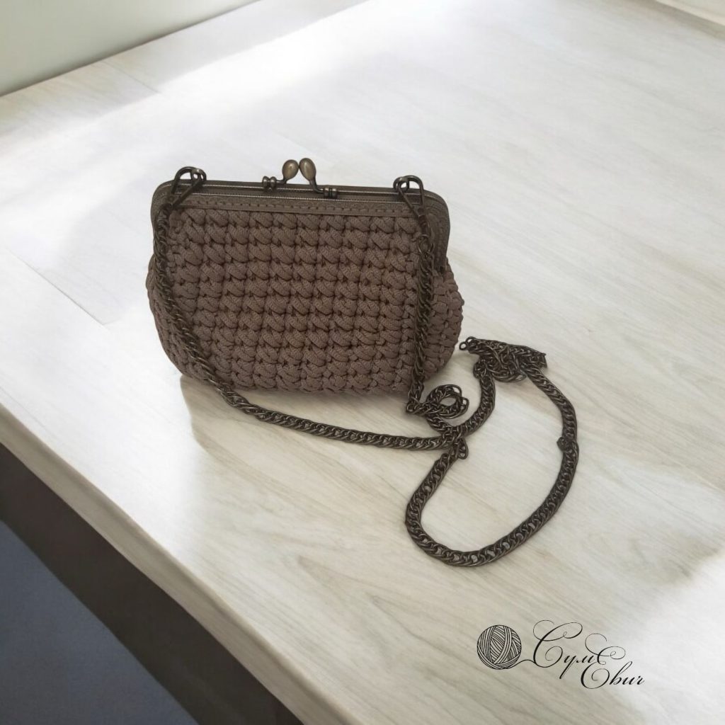 Сумочка на фермуаре