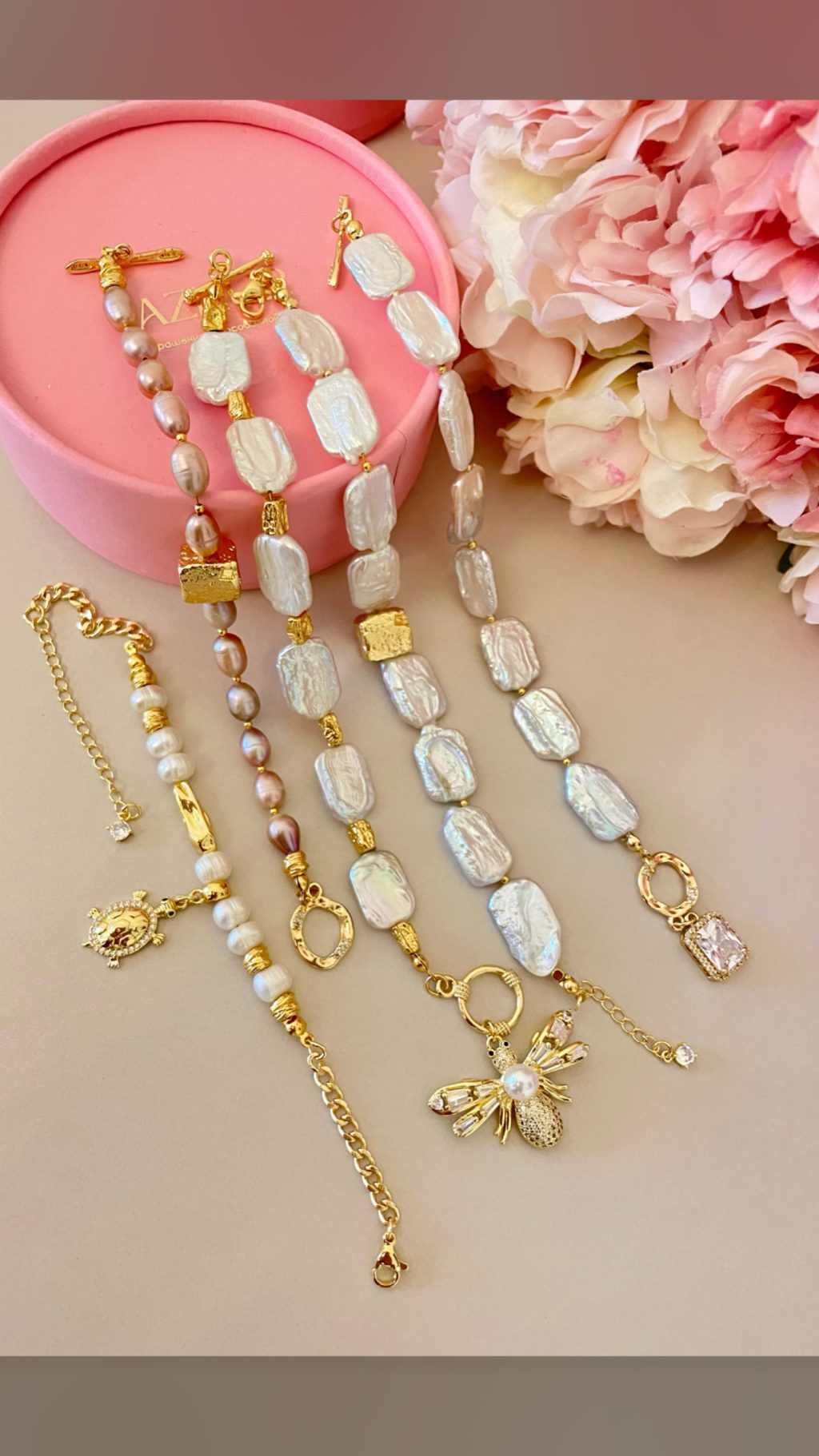 Браслет из натурального жемчуга с кулоном