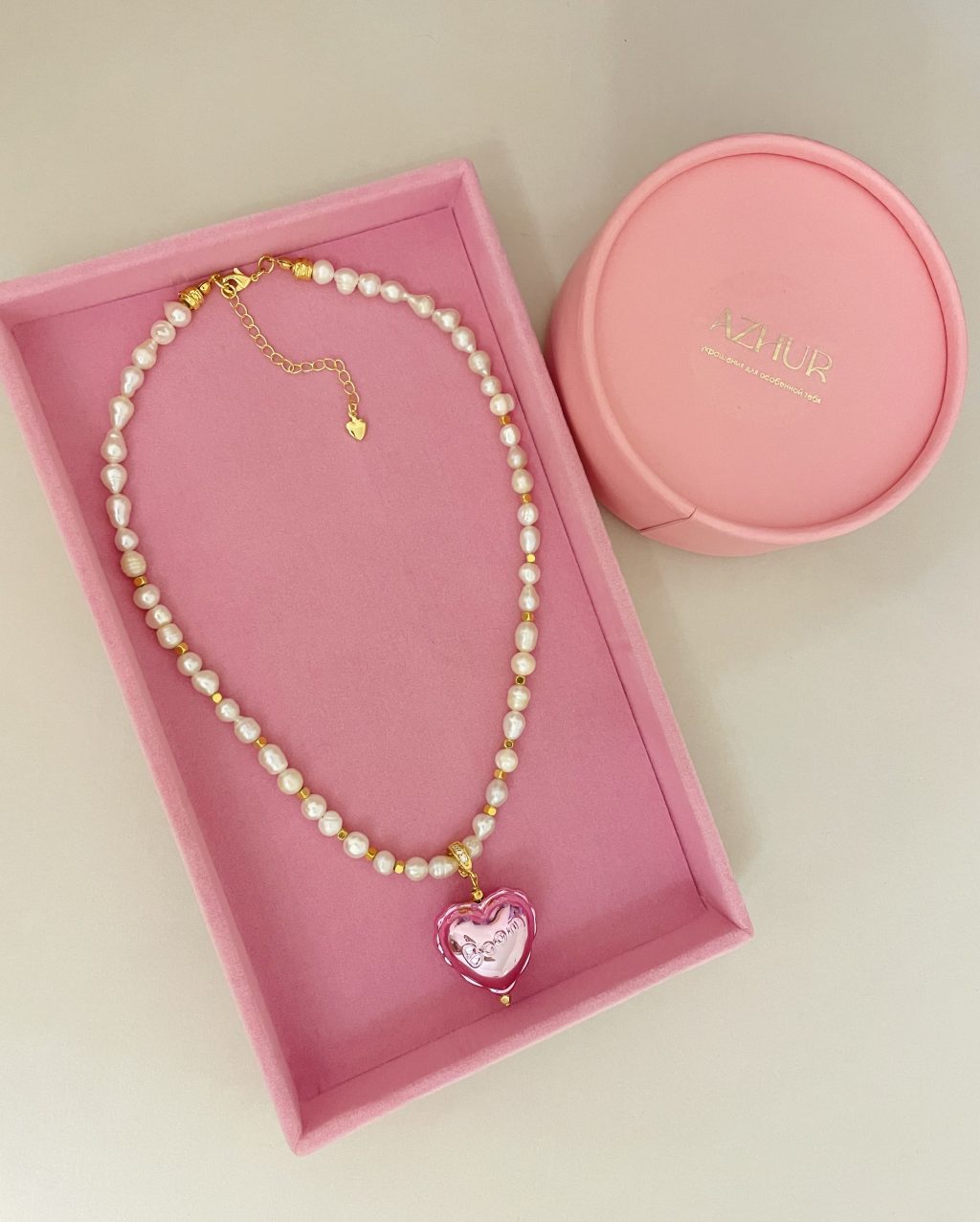 Колье из натурального жемчуга с кулоном