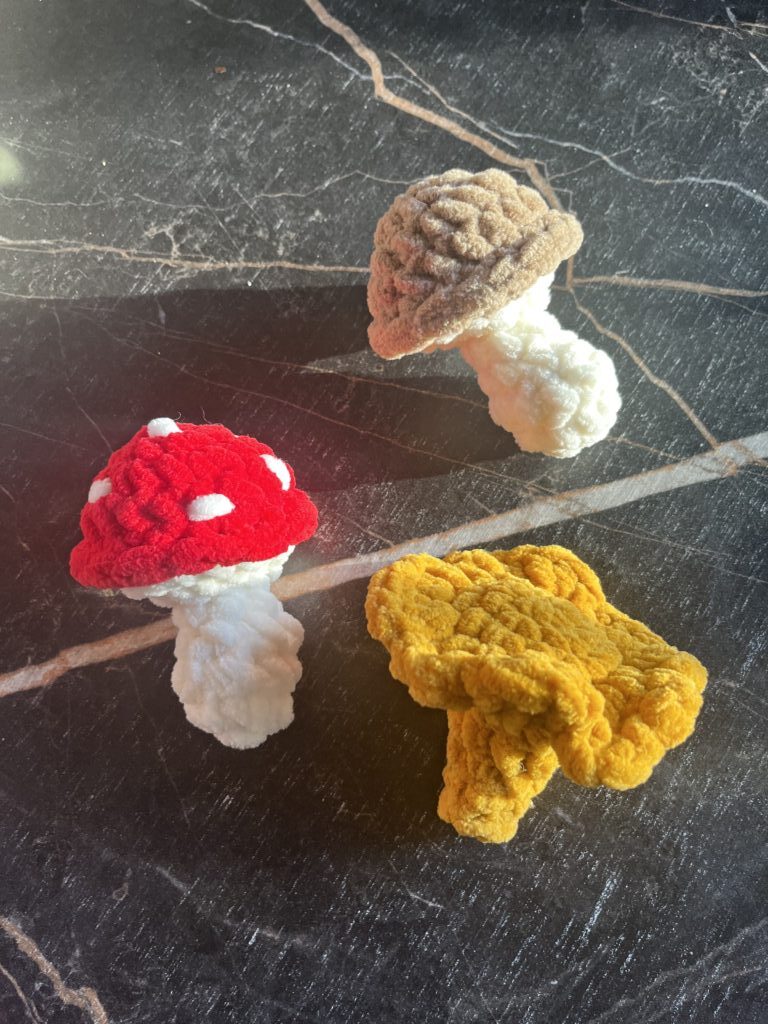 Грибочки вязанные