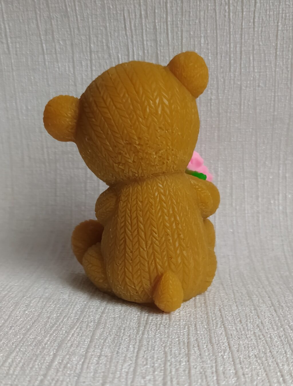 сувенирное мыло «Мишка вязаный с букетом роз»