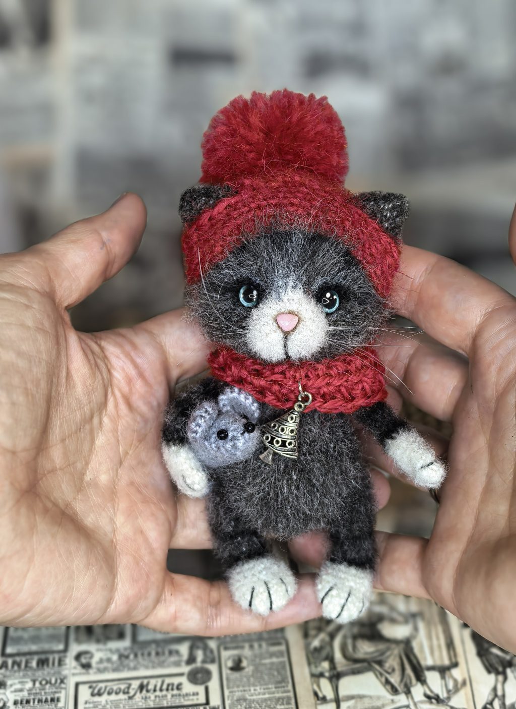 Вязаный кот