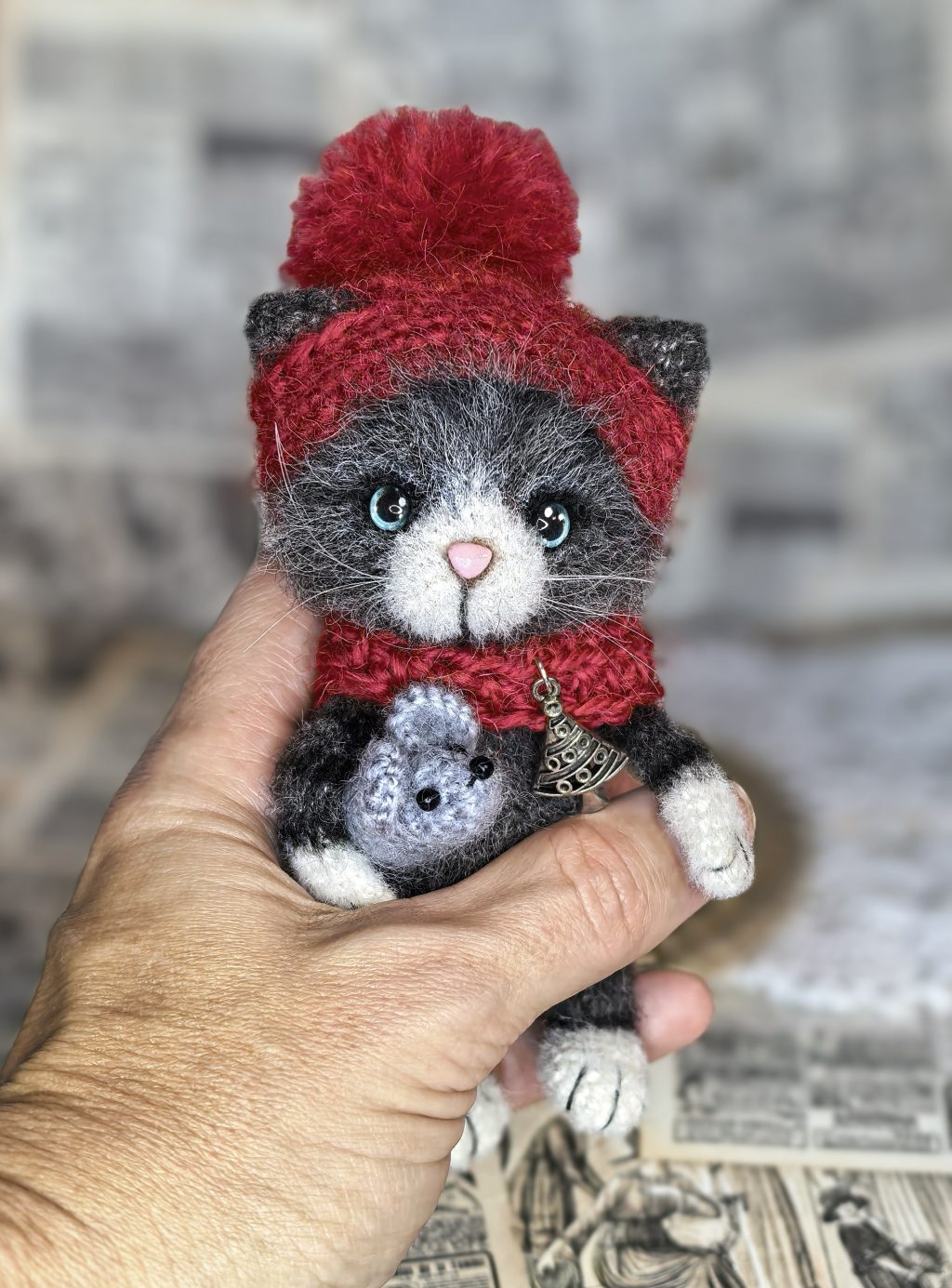 Вязаный кот