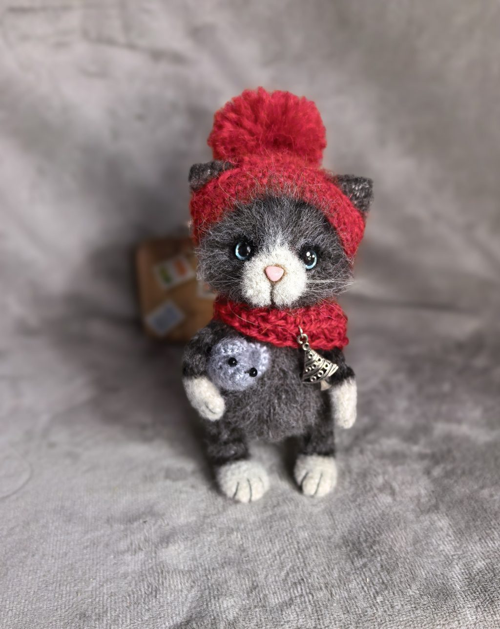 Вязаный кот