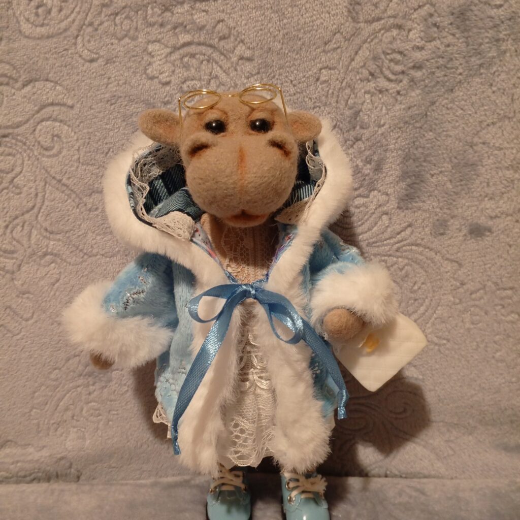 Бегемотинка-снегурочка