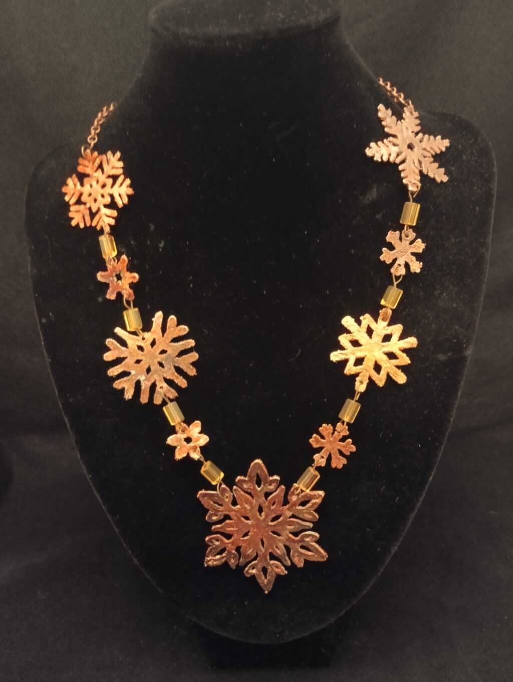 колье Снежинки