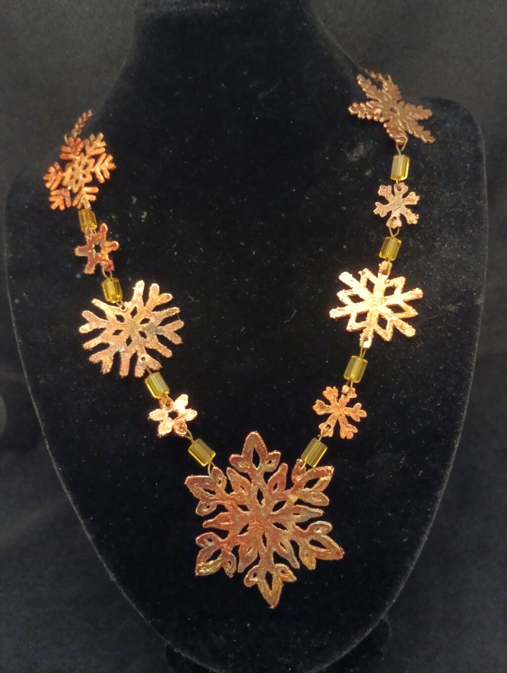 колье Снежинки
