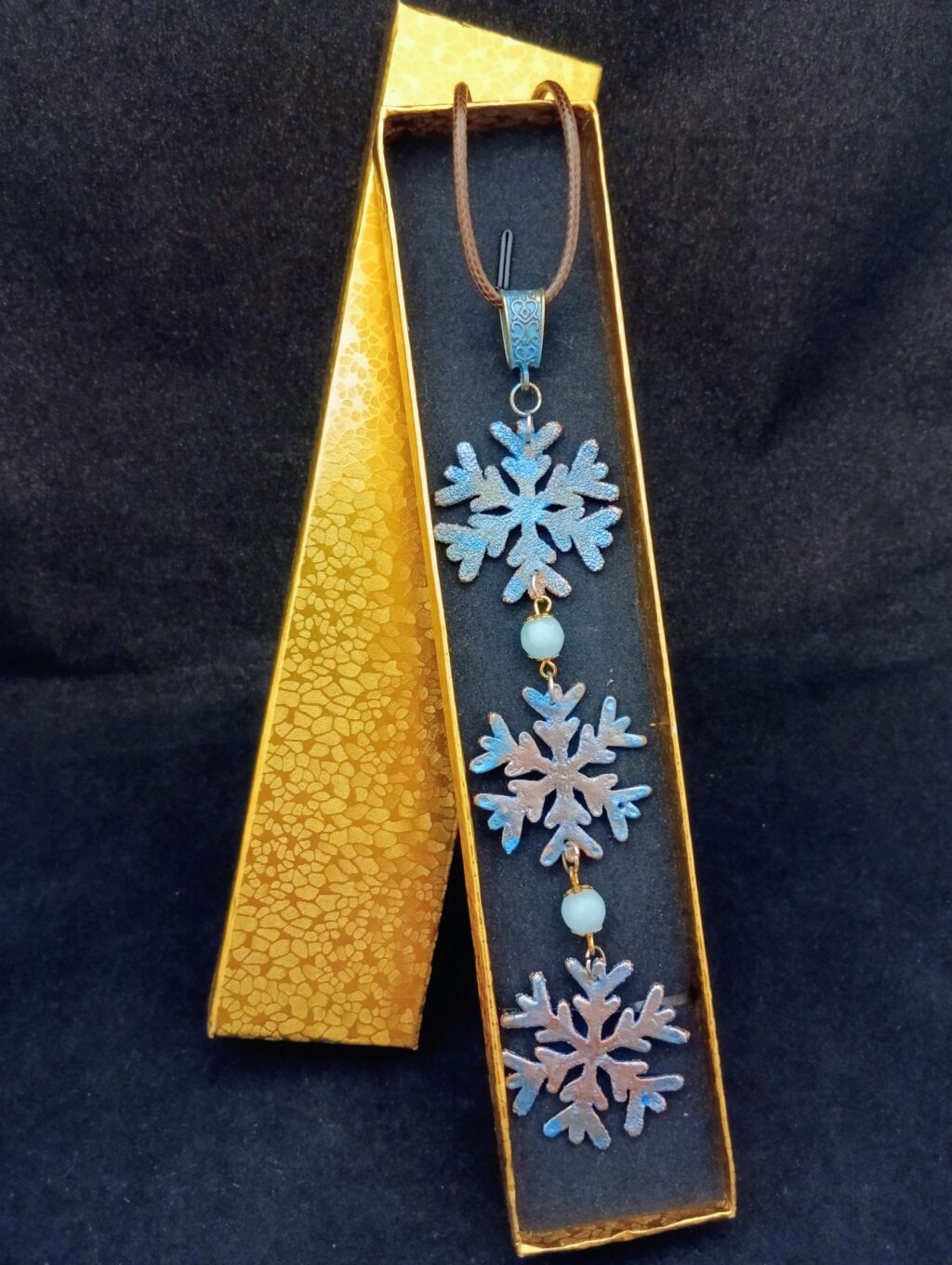 подвеска — галстук Зимняя нежность