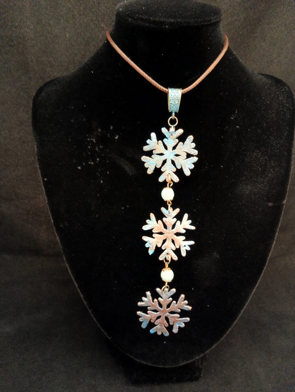 подвеска — галстук Зимняя нежность