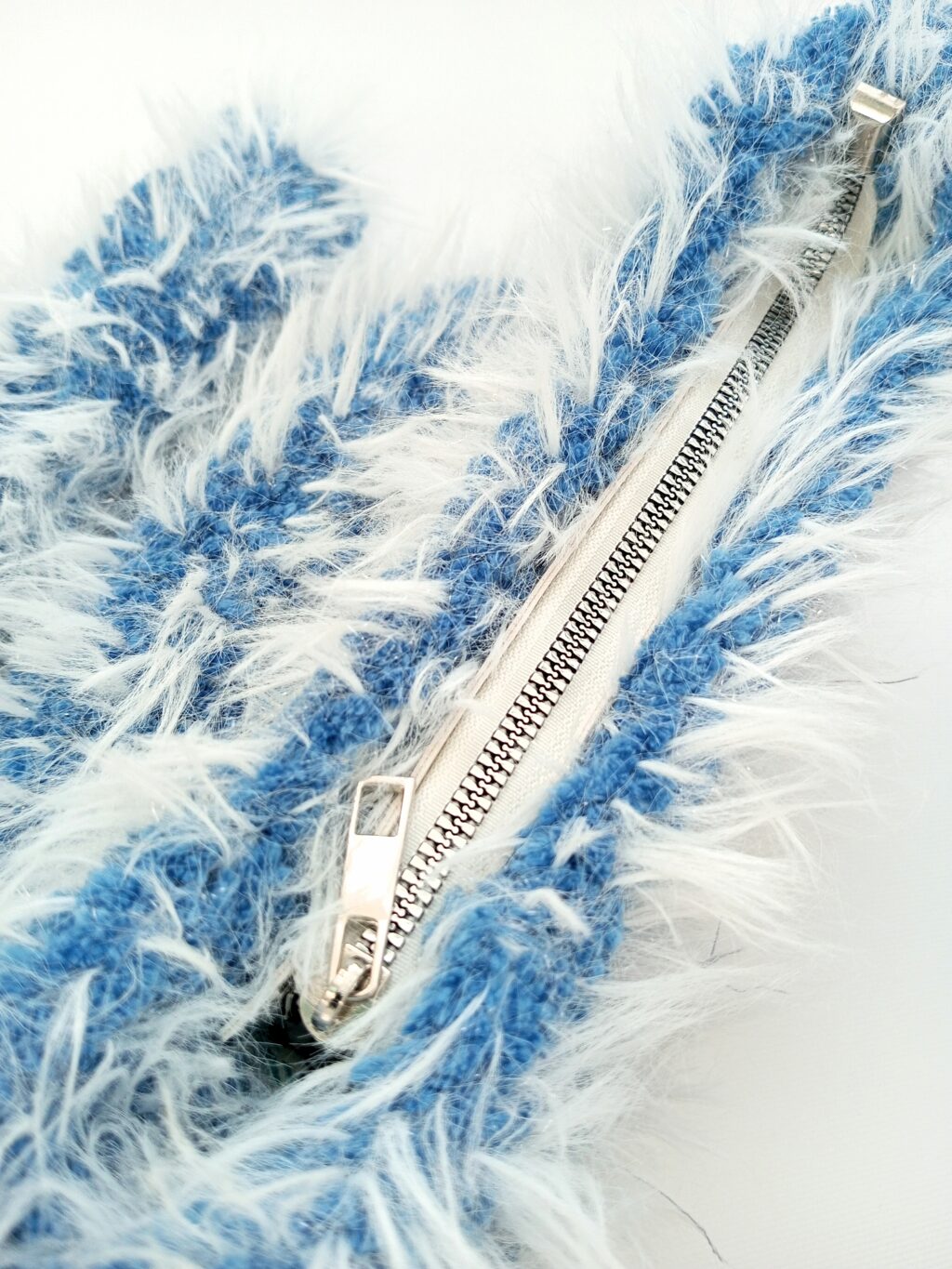 Меховая сумка