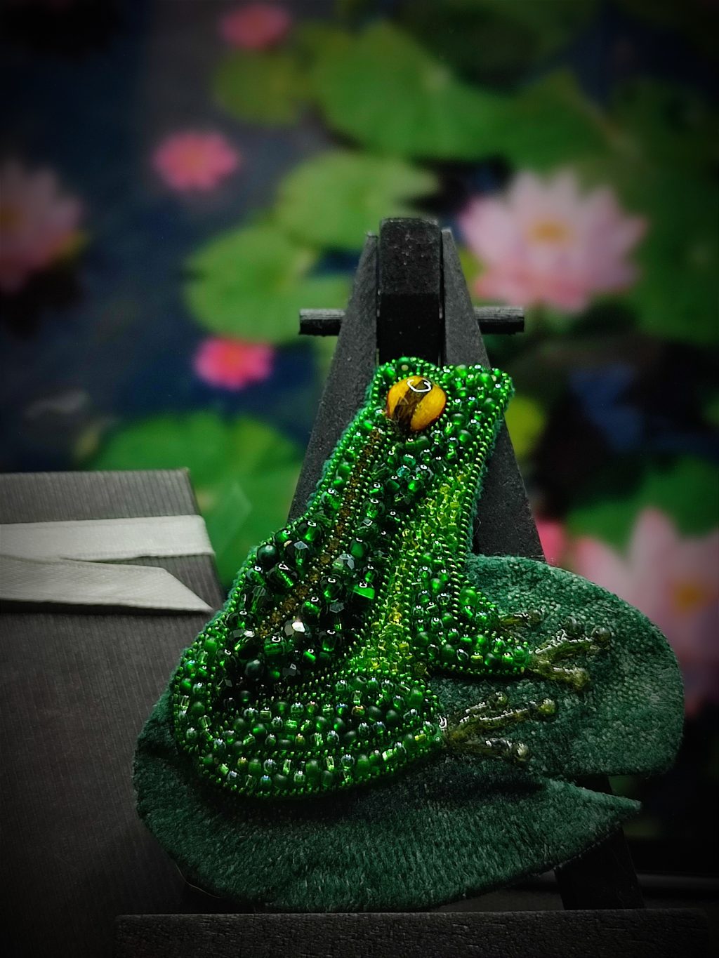 Брошь «Лягушка»