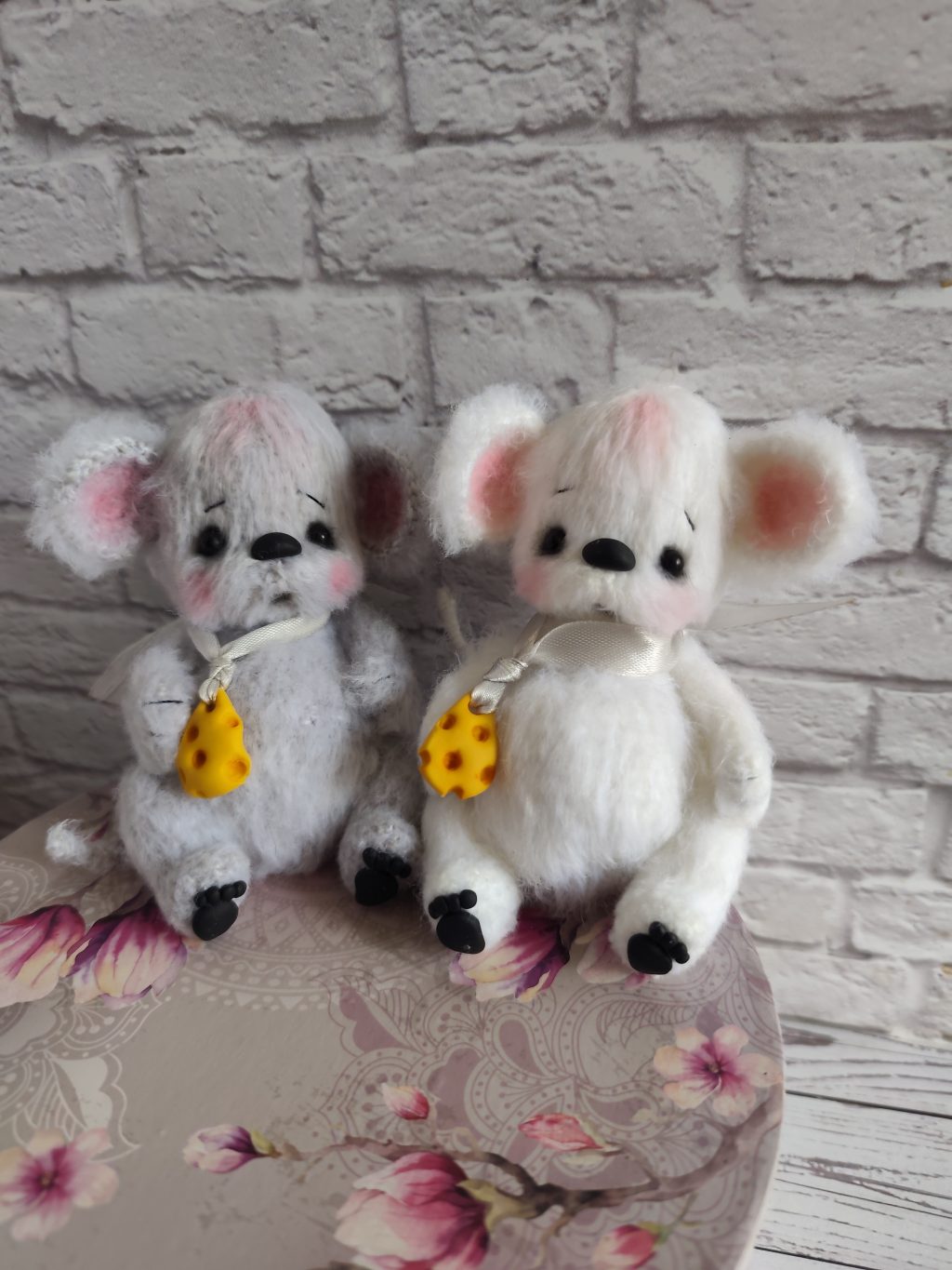 Вязаный мышонок