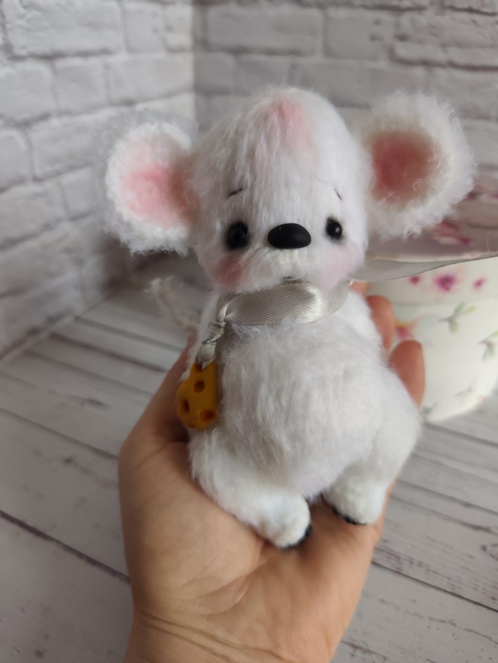 Вязаный мышонок