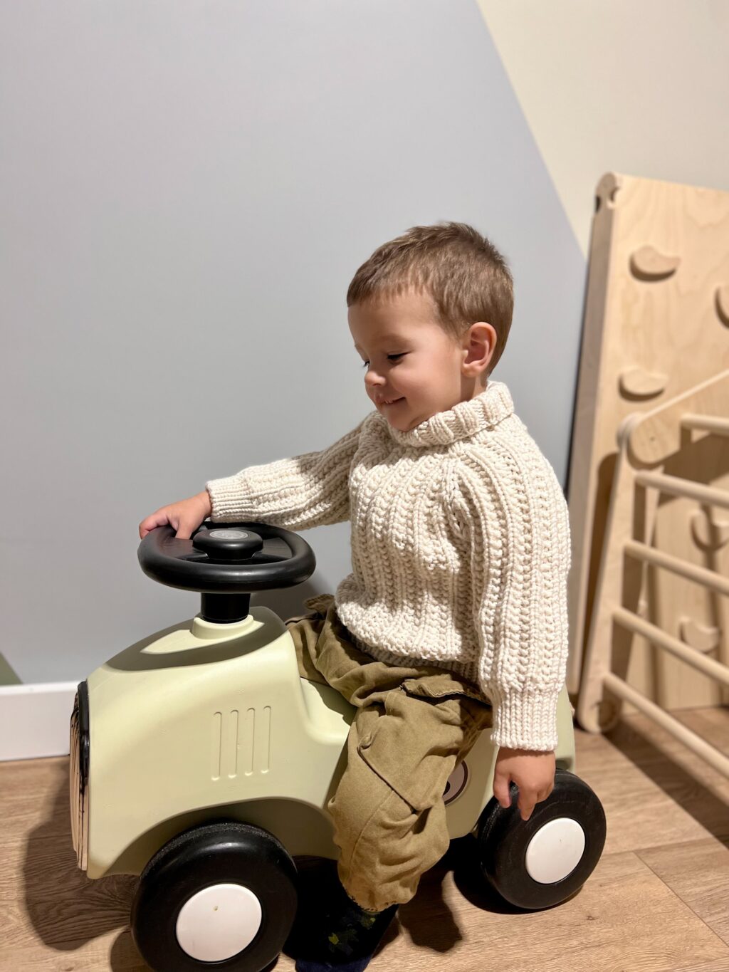 Свитер детский