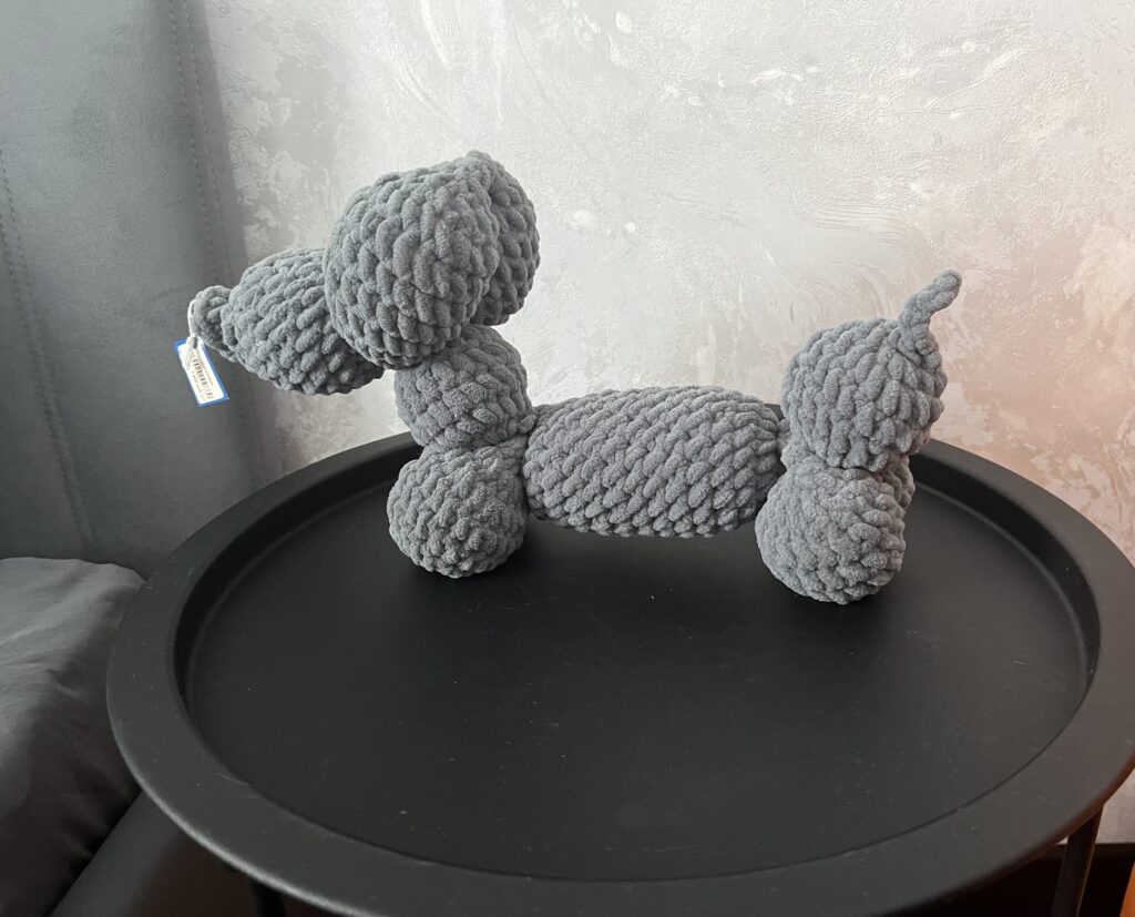 Вязанная такса