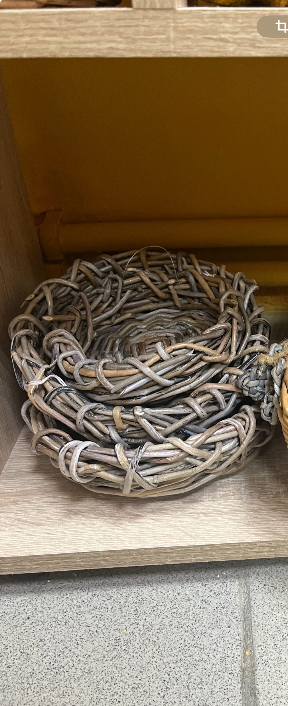 Плетеные гнезда