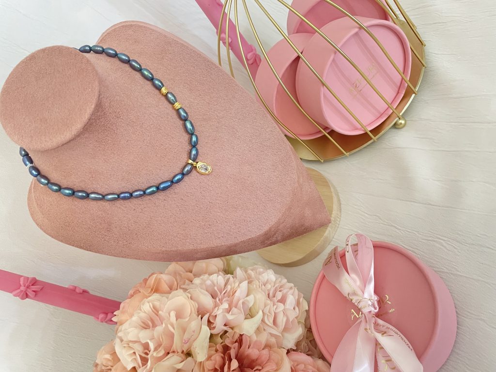 Колье из натурального жемчуга с подвеской