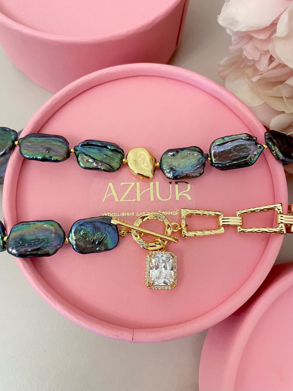 Колье из натурального черного барочного жемчуга с подвеской