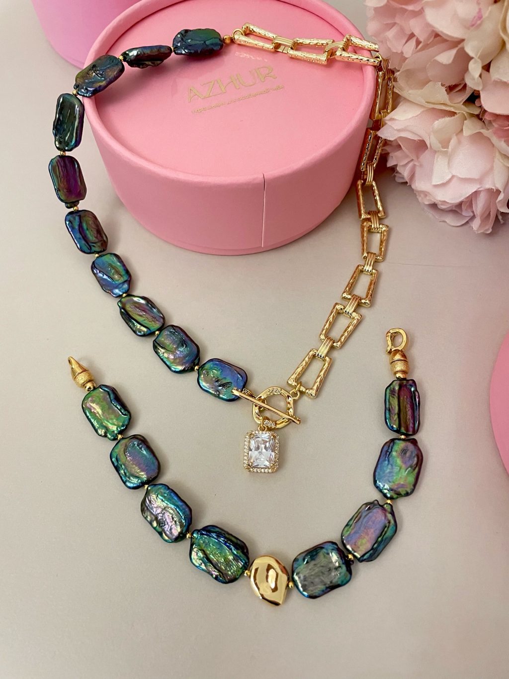 Колье из натурального черного барочного жемчуга с подвеской