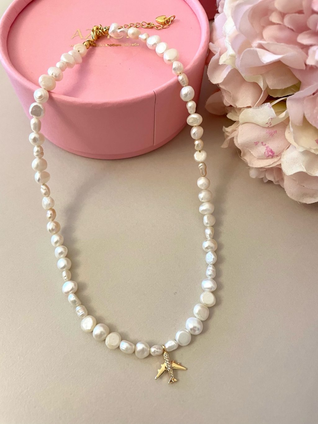 Колье из натурального жемчуга с подвеской