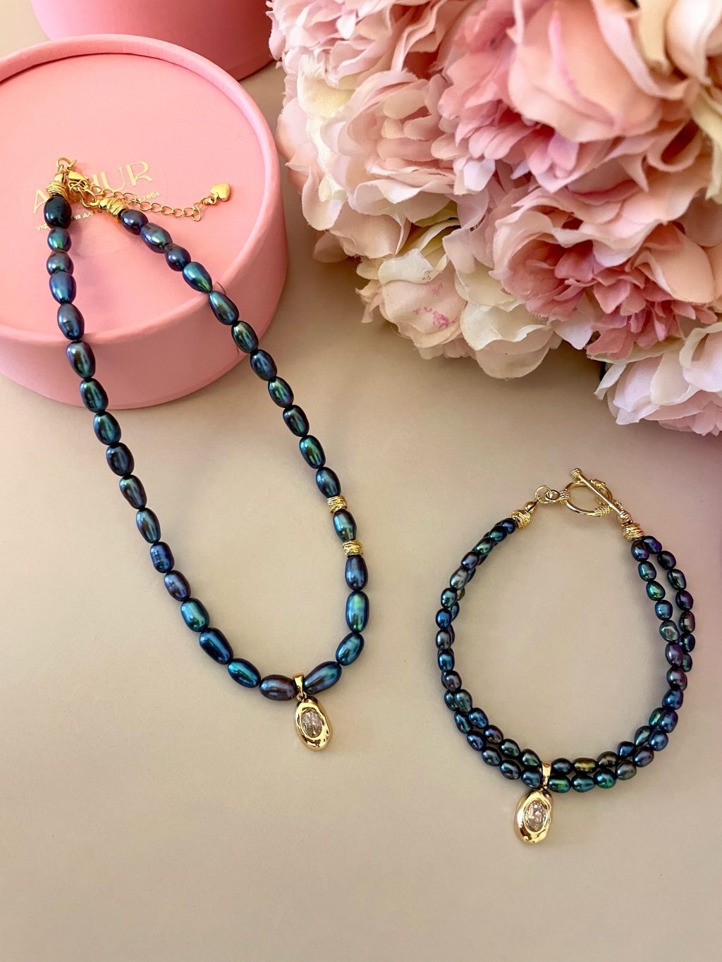 Браслет из натурального черного жемчуга с подвеской