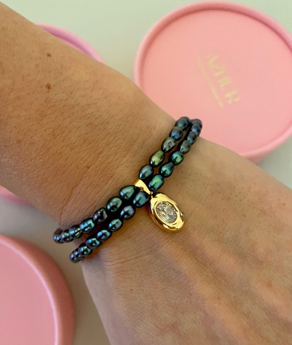 Браслет из натурального черного жемчуга с подвеской