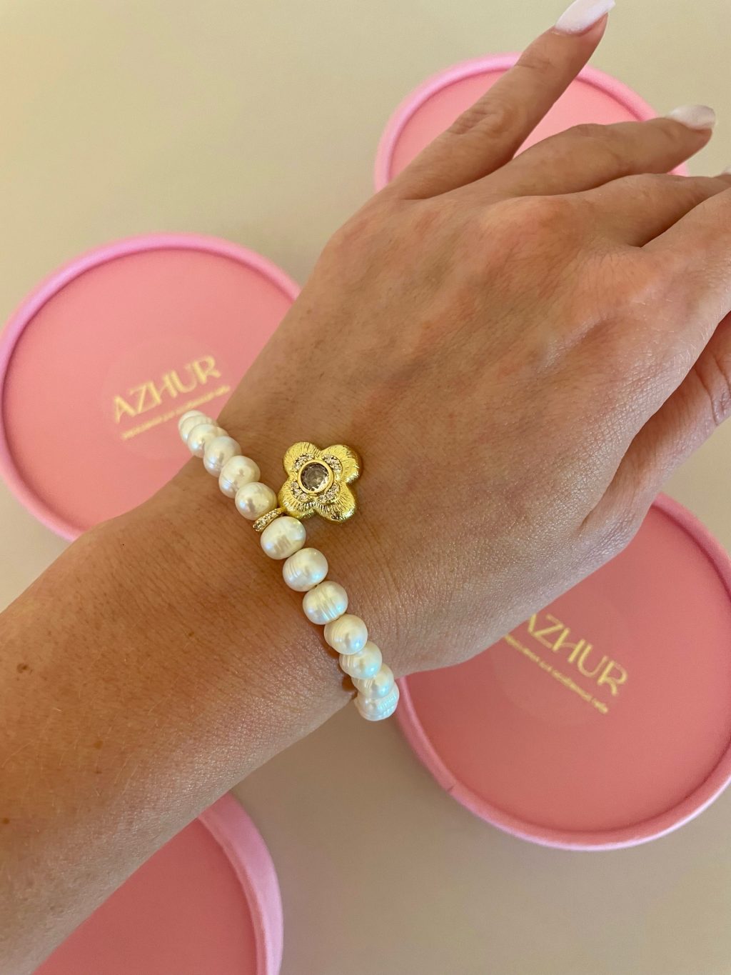 Браслет из натурального жемчуга с подвеской