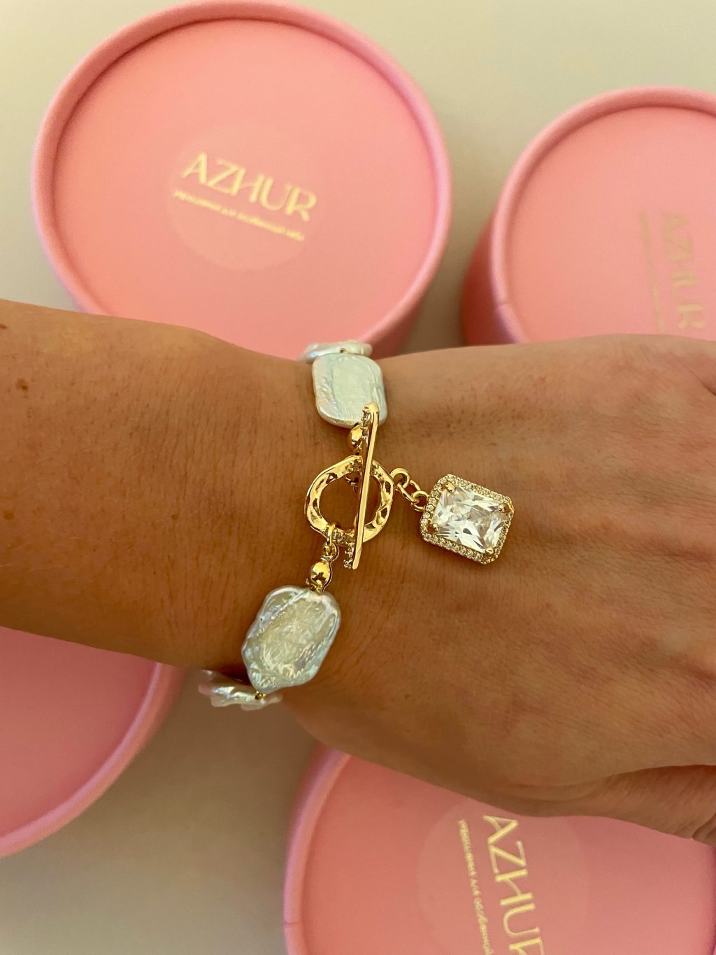 Браслет из натурального жемчуга с подвеской