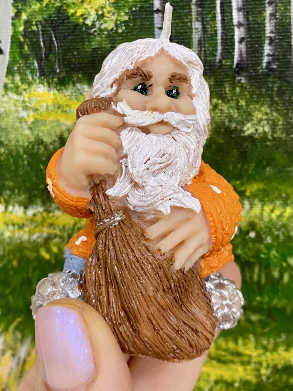 Свеча «Домовой с метлой»