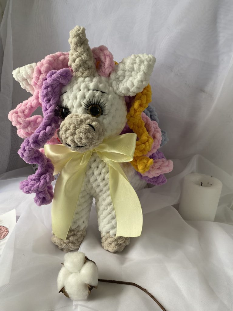 Плюшевый единорог