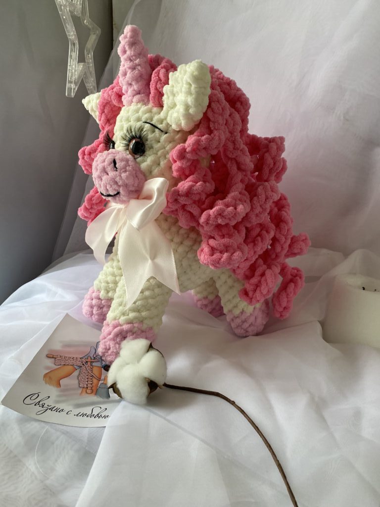 Плюшевый единорог