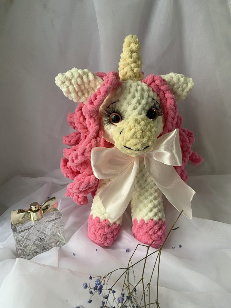 Плюшевый единорог