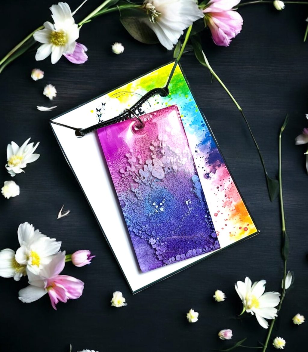 Кулон из эпоксидной смолы