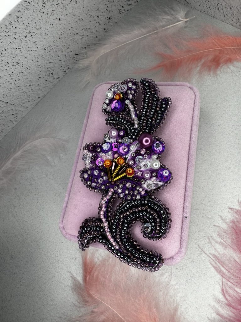 Брошь «Анютины глазки»