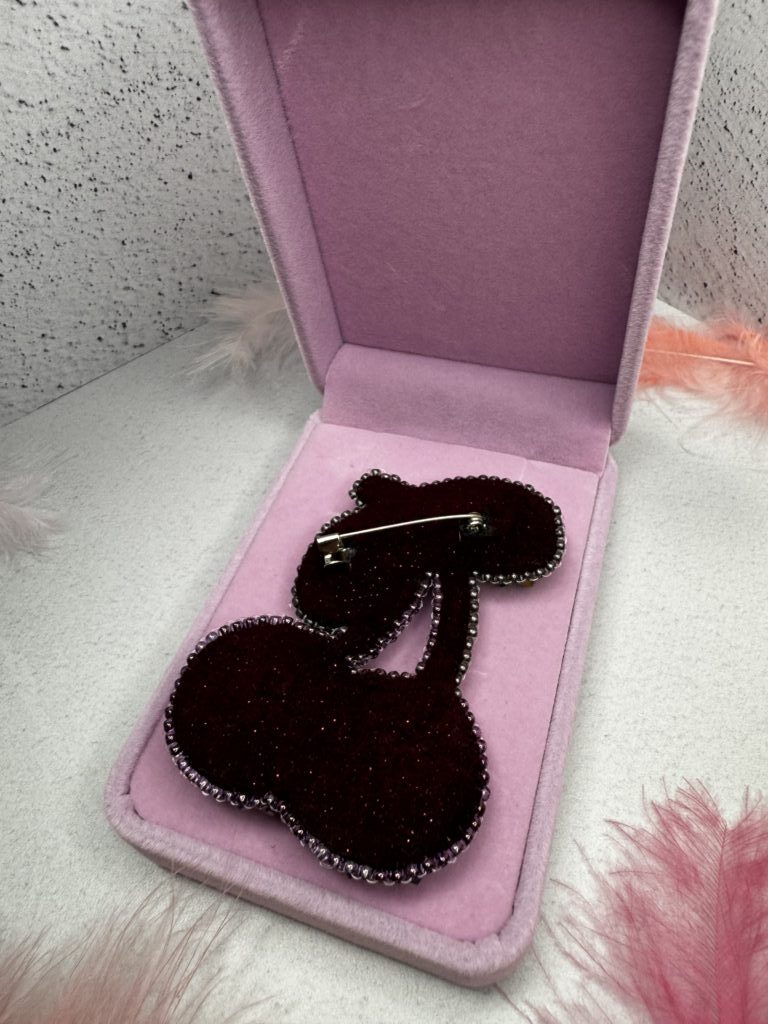 Брошь «Спелая Вишня»