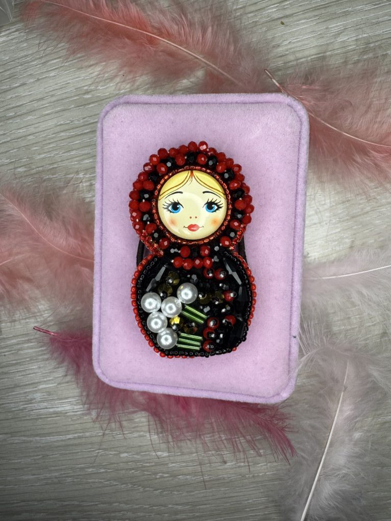 Брошь «Матрешка Фрося»