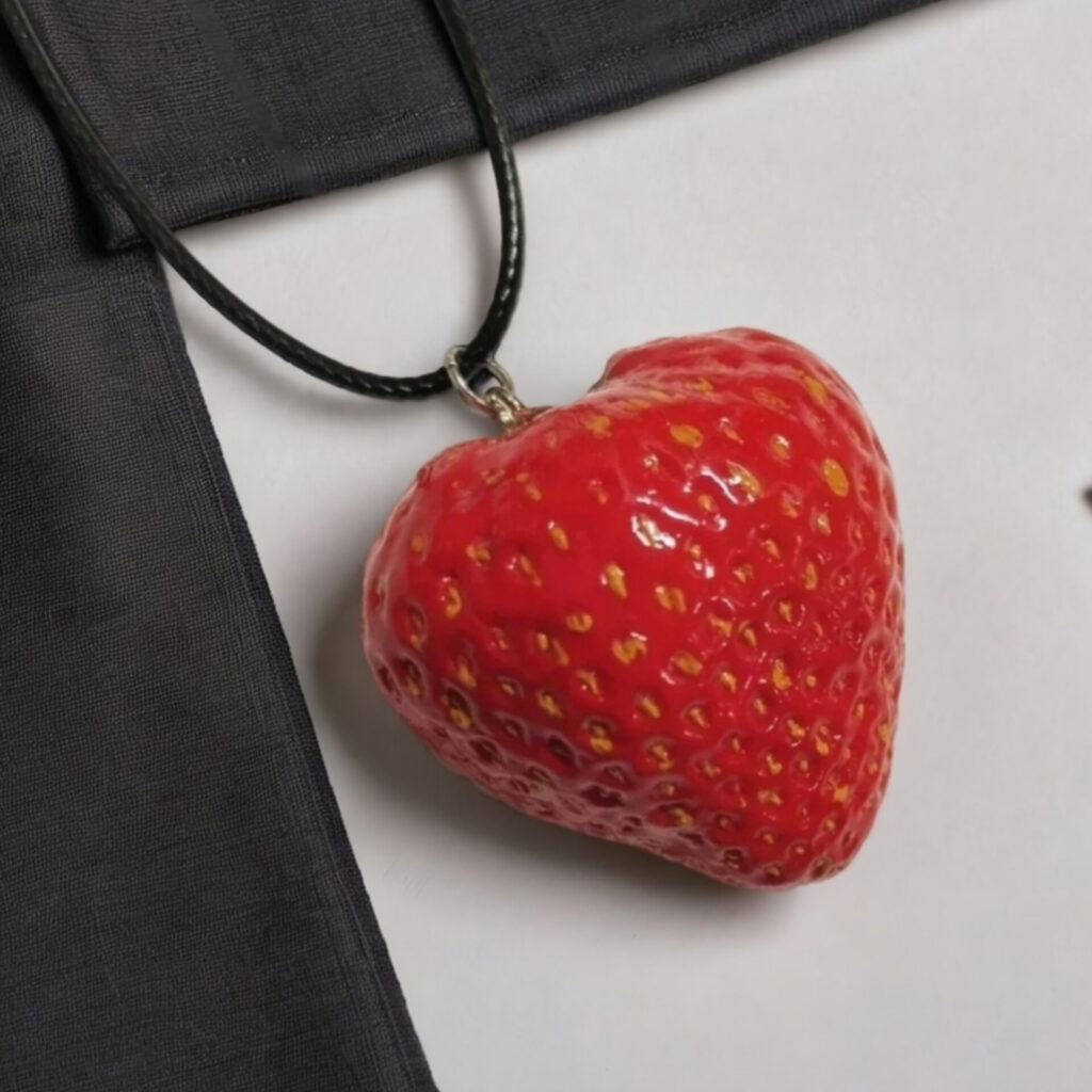 Кулон «клубничка»