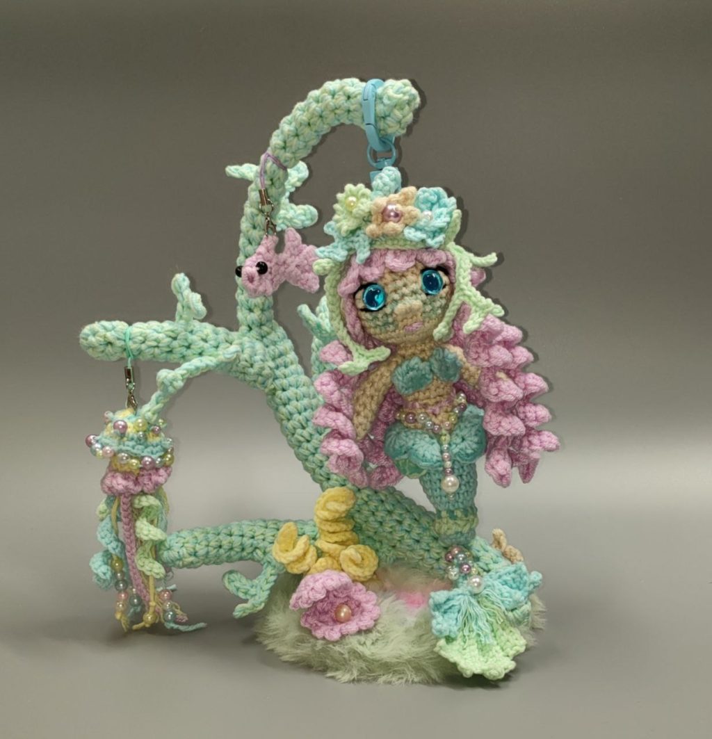 Русалка на подставке