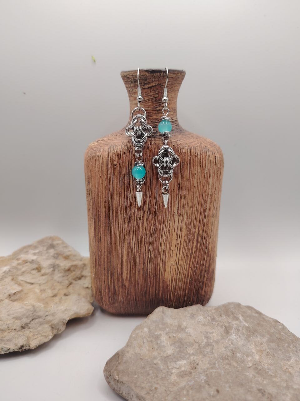 СИЯНИЕ ЧИСТОГО ЦВЕТА. кольчужные серьги с акриловыми бусинами