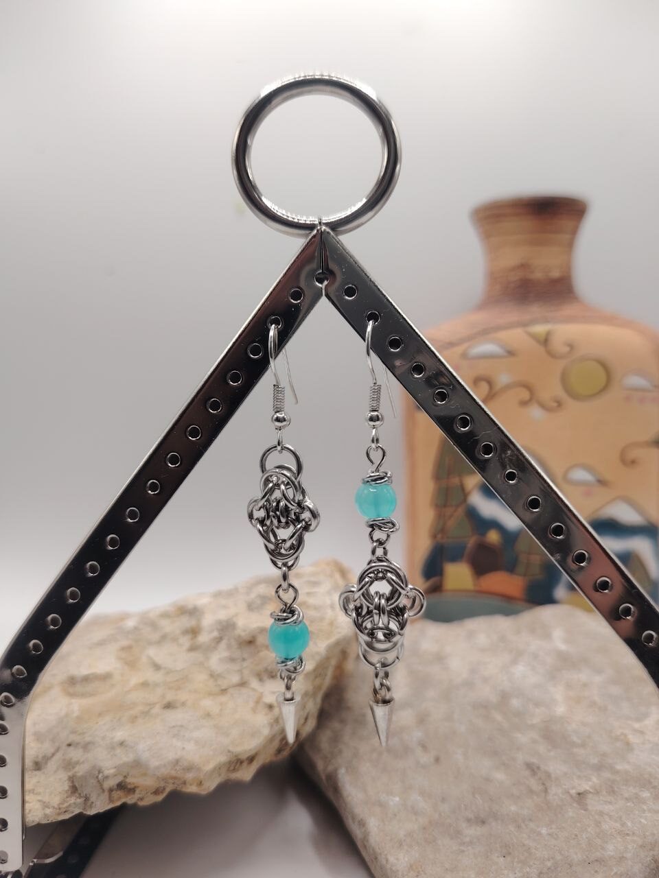 СИЯНИЕ ЧИСТОГО ЦВЕТА. кольчужные серьги с акриловыми бусинами