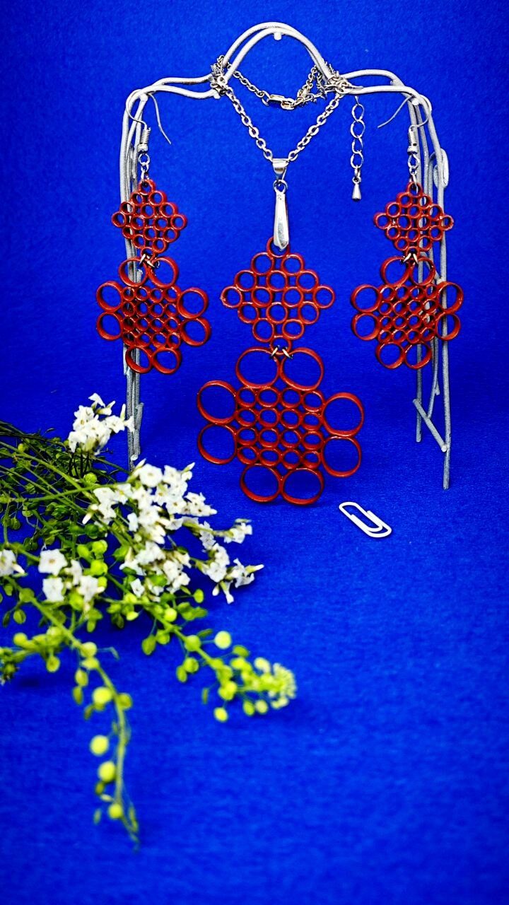 Комплект украшений квиллинг.